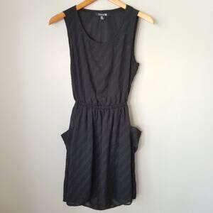 Forever 21 Black Sleeveless Zig Zag Pattern Open Back Patch Pockets Dress